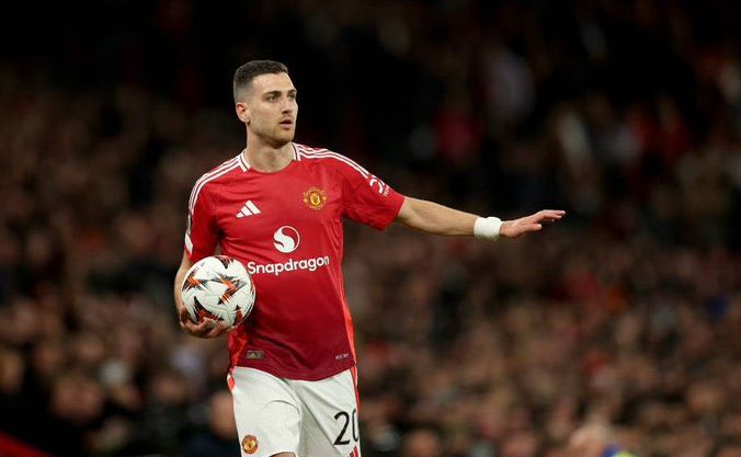 Dalot: Jugamos con mucha madurez y el gol de Cunha fue fruto de su trabajo y del del equipo