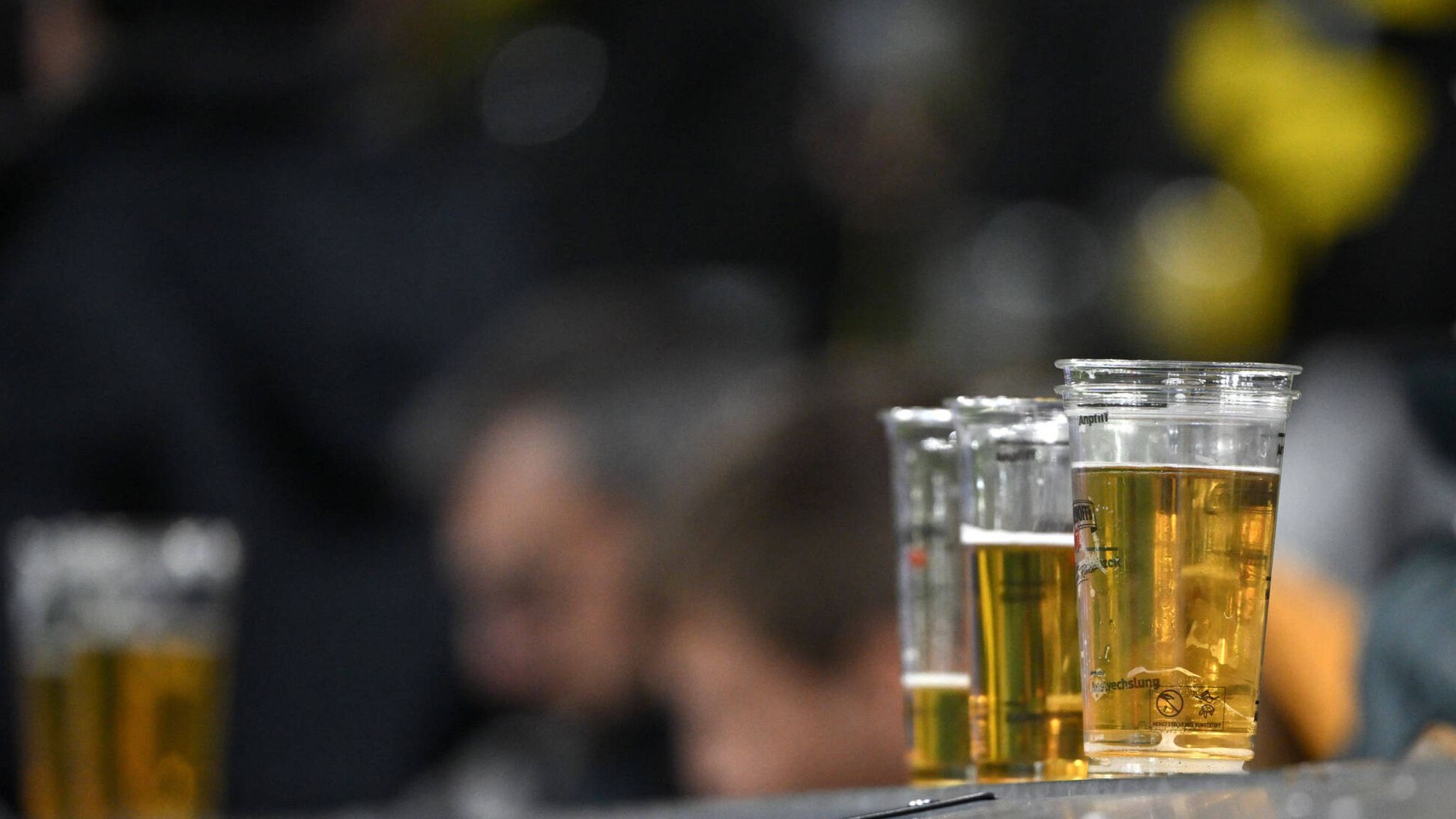 De Sky: El estadio del Dortmund está casi lleno y las ventas medias de cerveza alcanzan los cientos de miles de euros
