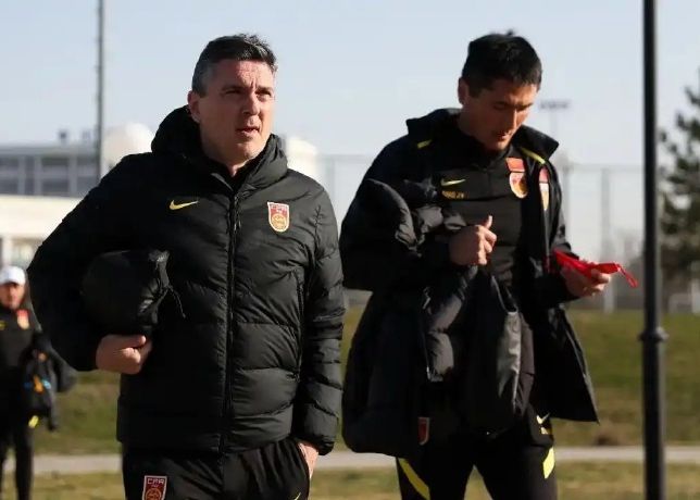 Beiqing: Tan pronto como Shao Jia llegó a Chengdu para inspeccionar a los posibles jugadores de fútbol nacionales, es difícil determinar el calendario de entrenamiento de invierno de la selección nacional de fútbol.