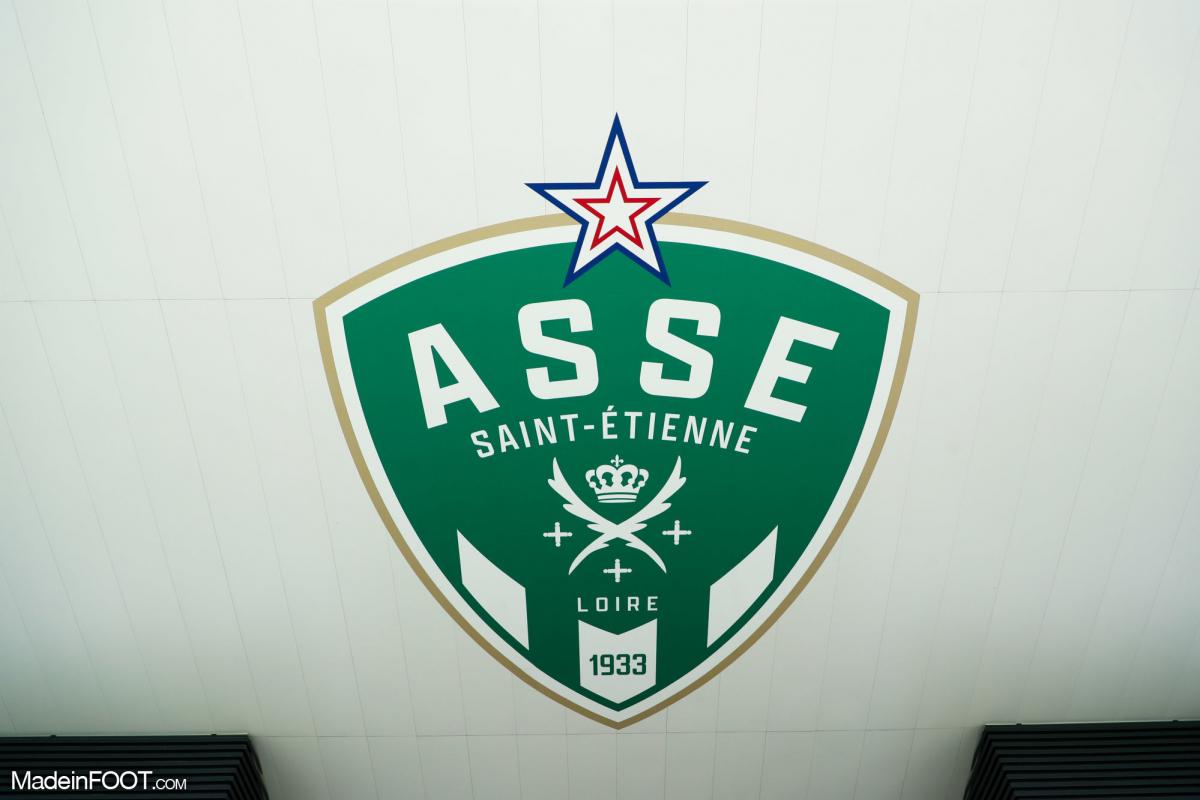 🚨Debido a la visibilidad extremadamente baja debido a la densa niebla, el partido entre Saint-Etienne y Quentini fue interrumpido