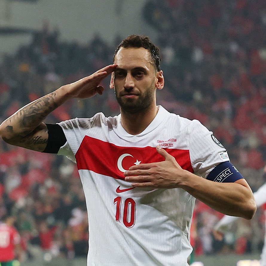 ¡Maestro de los Doce Códigos! El capitán de Türkiye, Calhanoglu, ha cometido 35 de 38 penales para 12 yardas en los últimos 8 años.