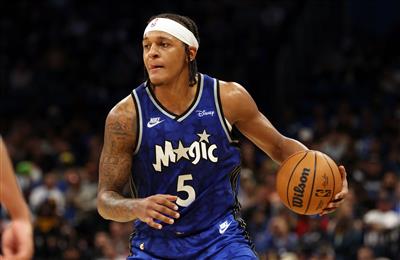 ¡Un trágico revés! El Magic acertó 0 de 8 triples en el último cuarto y falló 13 tiros libres en el partido.