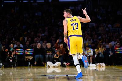 ¿Doncic necesita sumar 50 puntos? Porcentaje de victorias previsto por ESPN: Lakers 48,4%, Kings 51,6%