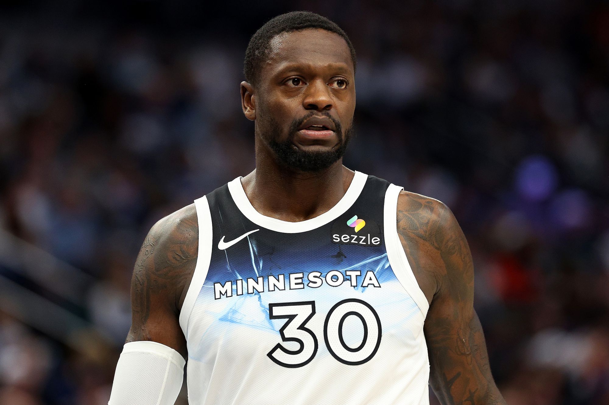 Tres miembros de los Timberwolves anotaron cifras dobles en la mitad, pero Edwards solo anotó 5 puntos y 2 asistencias.