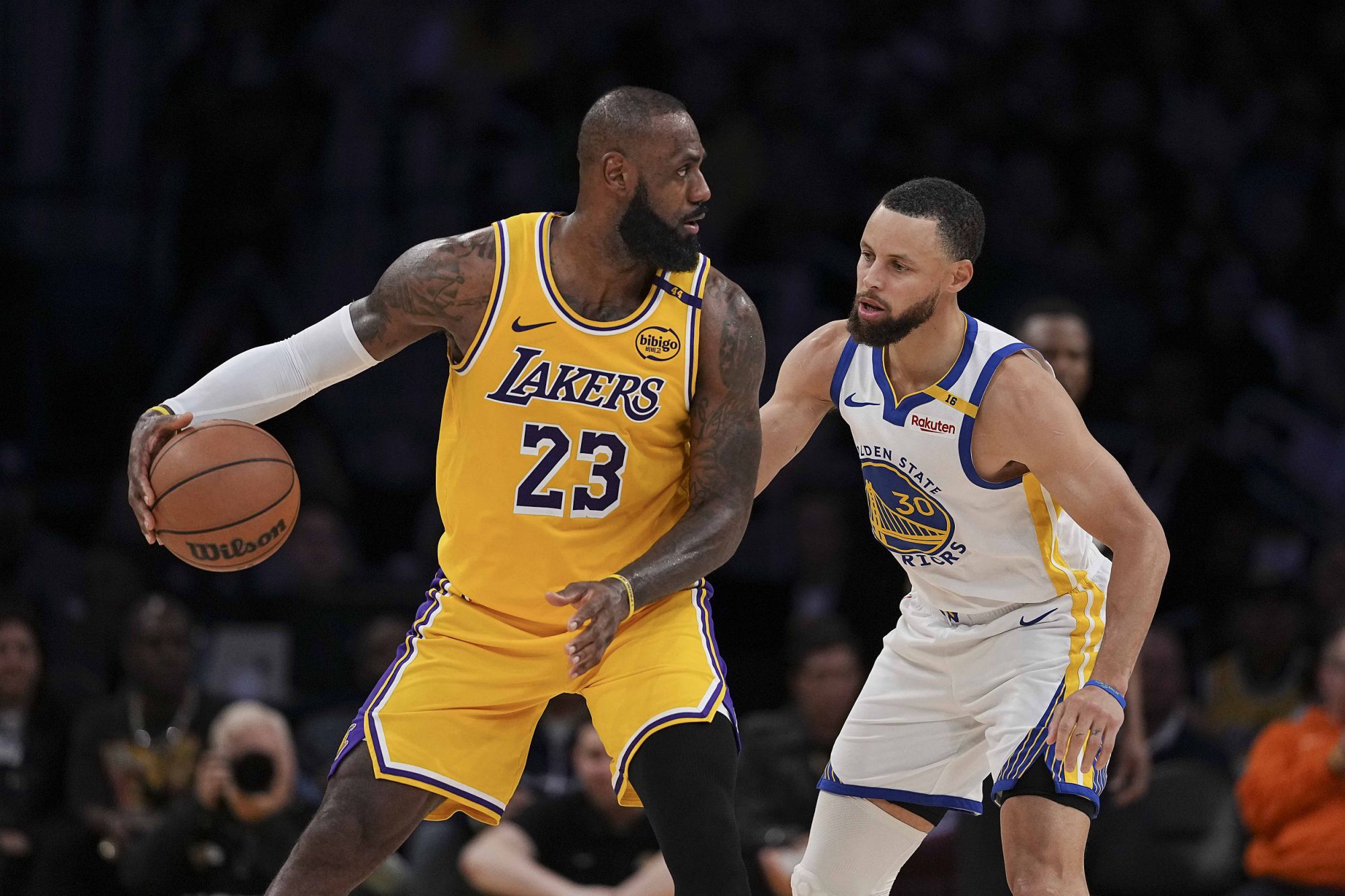 Los medios estadounidenses hacen balance del ranking de ingresos de los jugadores esta temporada: James, Curry y Durant se encuentran entre los tres primeros