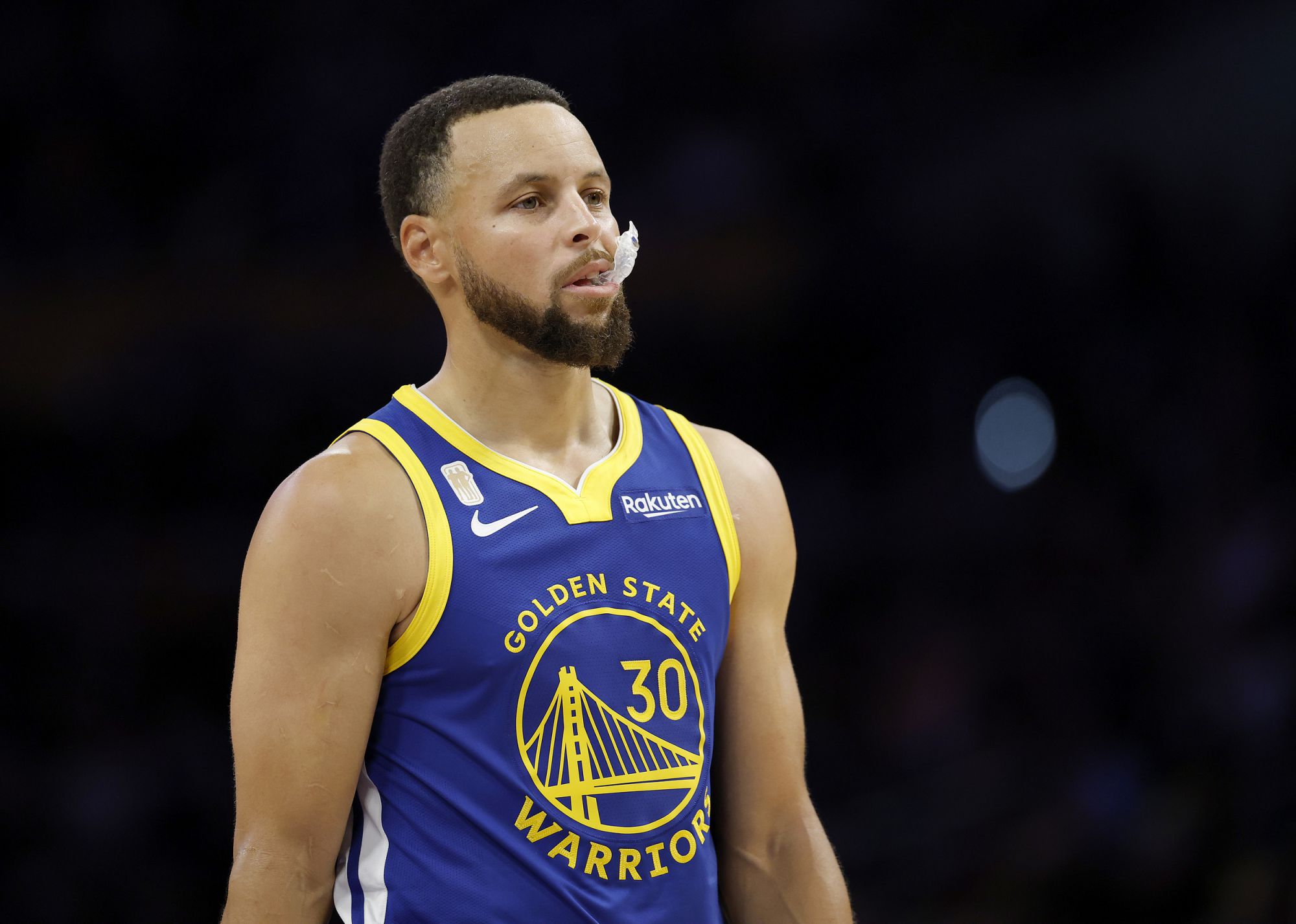 Curry supera a English en anotaciones en su carrera y pasa al puesto 23 en la historia de la NBA