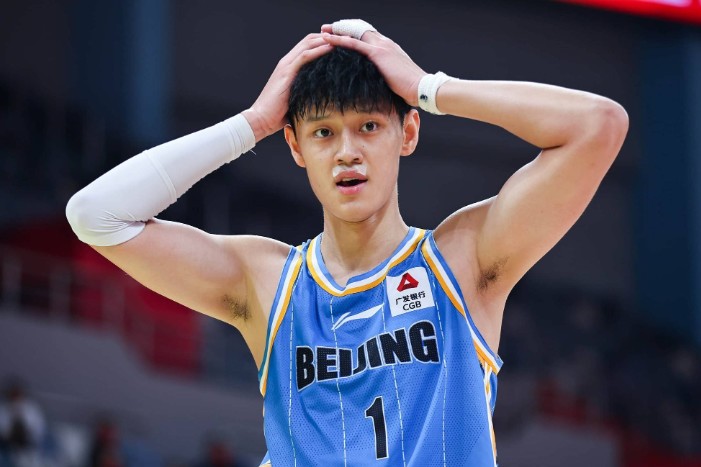 Persona de los medios: Zeng Fanbo ha sido contactado por 5 equipos de la NBL hasta ahora y le han hecho ofertas.