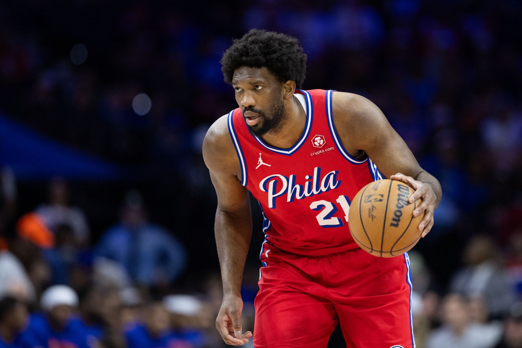 Shams: Embiid no tiene daños estructurales en la rodilla y actualmente monitorea su estado competitivo todos los días.