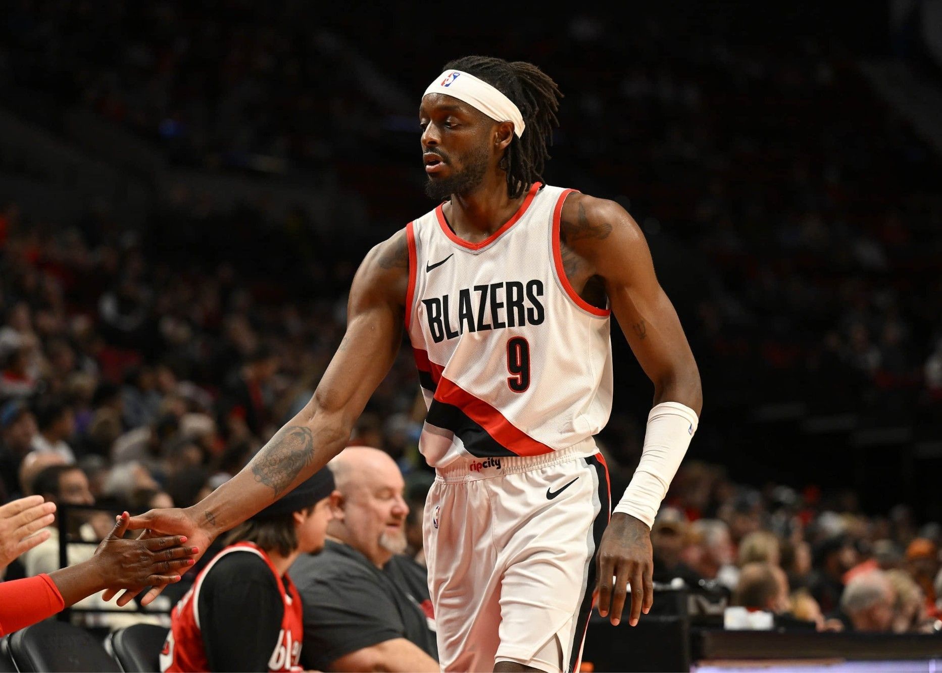 Reportero del equipo: Los Trail Blazers organizaron una conversación a puerta cerrada después de su derrota contra los Rockets, con la esperanza de mantener la unidad a través de la conversación.