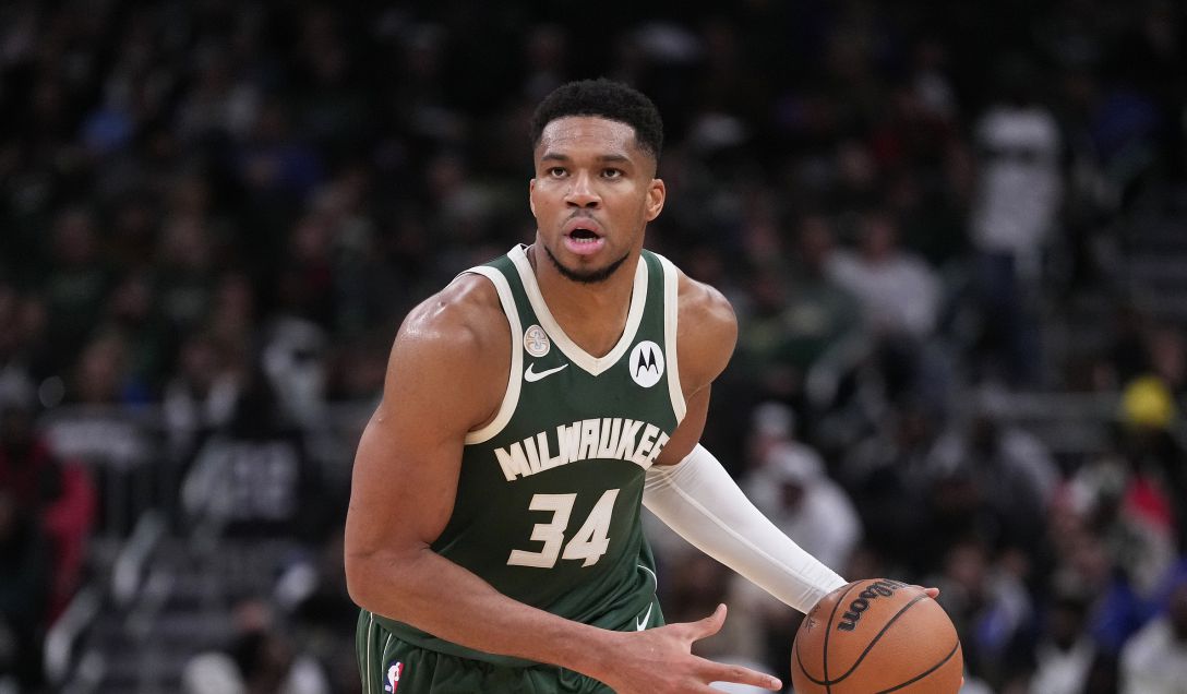¿Razonable y apropiado? Los Bucks tenían un déficit de 12-4 en el medio tiempo, 8 puntos contra los Hornets.