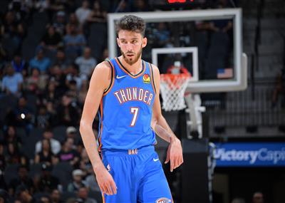 SGA y Chet anotaron más de 30 puntos en menos de 30 minutos de juego, el primer dúo en la historia del equipo.