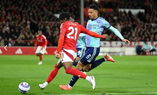 Bosque de Nottingham vs Arsenal