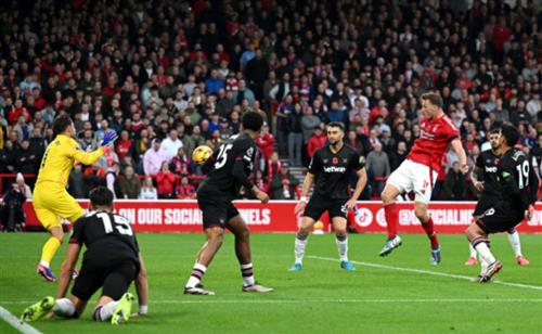 Nottingham Forest contra West Ham United