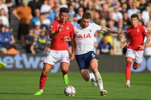 Nottingham Forest contra Tottenham Hotspur