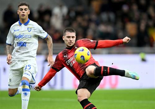 AC Milán vs Frosinone