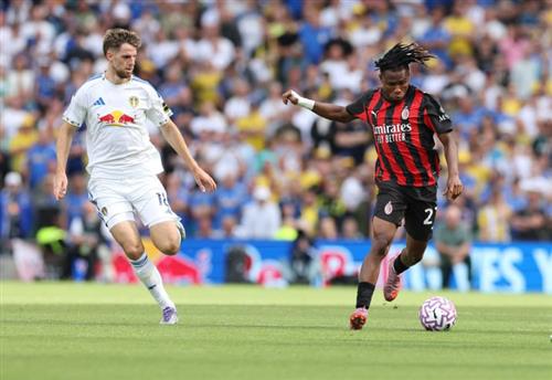 Leeds United vs AC Milán