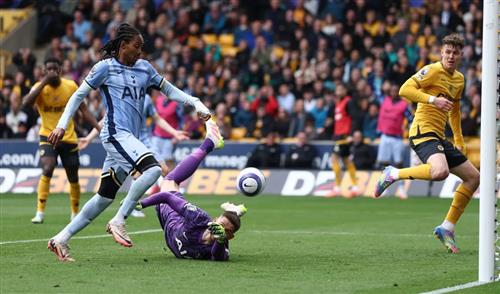 Lobos vs Tottenham Hotspur